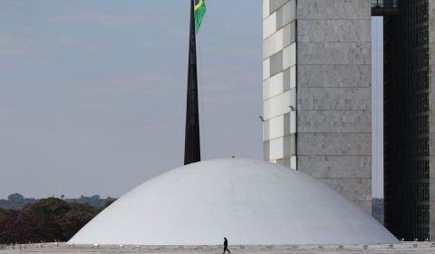 PEC da Transição é adiada por falta de consenso, diz relator