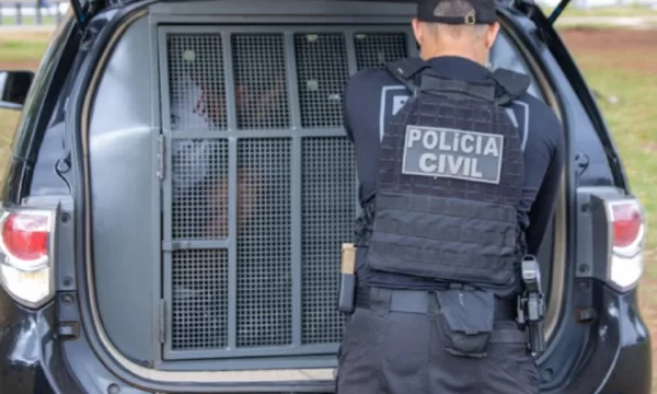 Polícia apreende adolescente que planejava massacre em escolas