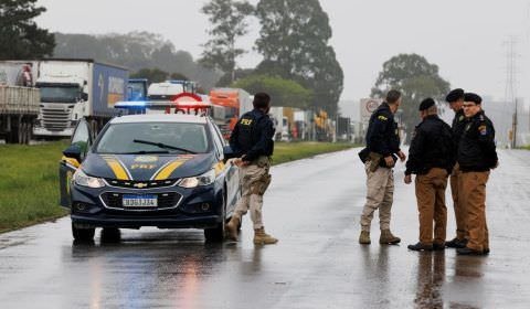 PRF registra um bloqueio parcial em rodovia federal