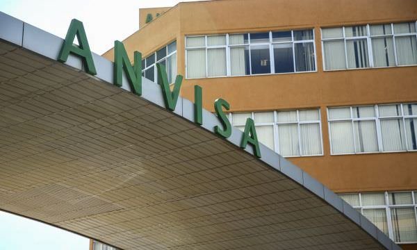 Anvisa alerta sobre uso de produtos para trançar cabelos