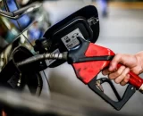 Governo fixa subvenção à gasolina em R$ 0,44 por litro