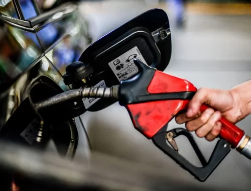 Governo fixa subvenção à gasolina em R$ 0,44 por litro