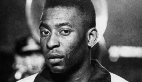 Bolsonaro decreta luto oficial de três dias em homenagem a Pelé