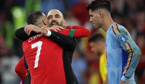 Bounou pega dois, Marrocos bate a Espanha nos pênaltis e avança às quartas pela 1ª vez na história
