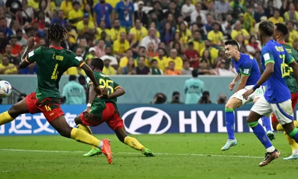 Brasil perde para o Camarões por 1 a 0, mas se classifica como líder do Grupo G