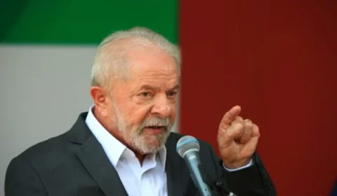 Campanha de Lula pede ao TSE inelegibilidade de Bolsonaro e aliados