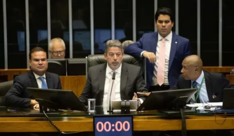 Confira como cada deputado federal votou a PEC da Transição
