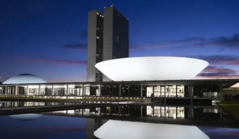 Congresso aprova por votação simbólica orçamento de 2023 com Bolsa Família de R$ 600