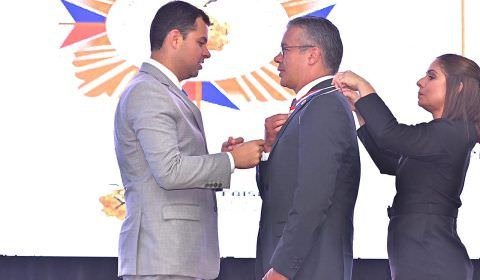 Conselheiro Josué Cláudio recebe Medalha do Mérito Legislativo