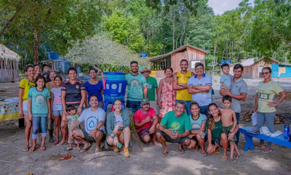 Famílias à margem dos rios Amazonas e Tapajós recebem doações de filtros de água