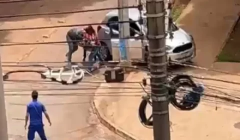 GTA da vida real: Homem é arrancado de carro levado por suspeitos; veja vídeo