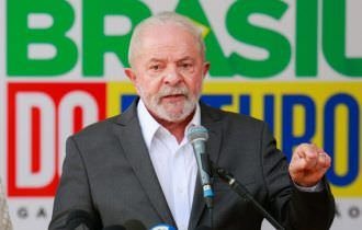 Lula diz que Auxílio Brasil volta a ser Bolsa Família