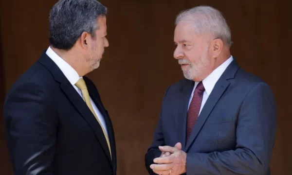 Lula e Lira deverão se reunir nesta sexta (16) para discutir alinhamento de PEC