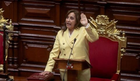 Nova presidente do Peru pedirá ao Congresso que antecipe eleições