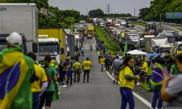 PF faz operação contra apoiadores de Bolsonaro por atos antidemocráticos