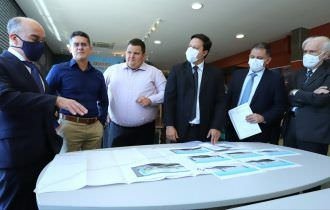 Prefeito David Almeida assina ordem de serviço para o início das obras de alargamento de trecho e implantação de passarela na avenida Efigênio Salles