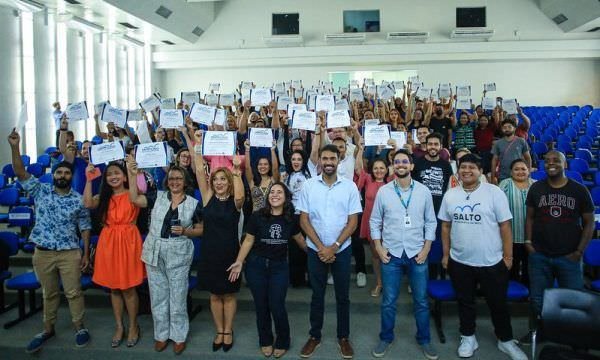 Prefeitura de Manaus certifica participantes do programa ‘Salto: Aceleradora de MEIs’