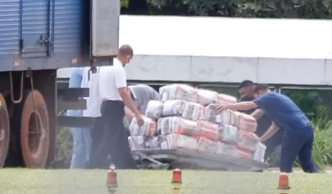 Transição acusa Bolsonaro de não fornecer cestas básicas a indígenas