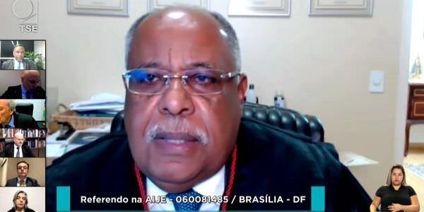 TSE mantém na Justiça Eleitoral julgamento de ação de investigação contra Jair Bolsonaro e Braga Netto