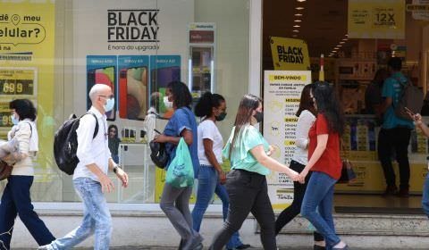 Pesquisa revela comportamento dos consumidores para a Black Friday 2024 no Amazonas