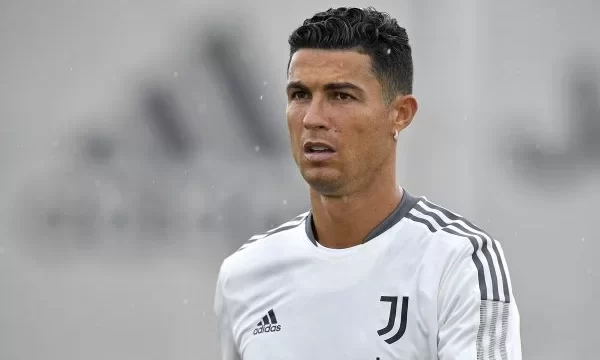 Van Dijk exclui CR7 e nomeia os quatro melhores atacantes que já enfrentou