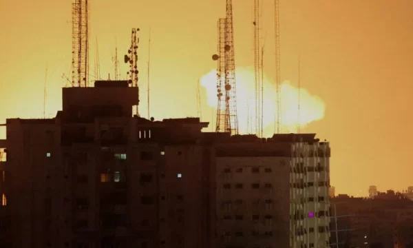 Bombardeio de Israel a escola da ONU deixa pelo menos 200 mortos; mortes em Gaza chegam a 3 mil