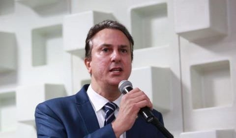 Camilo Santana assume o Ministério da Educação e promete ampliar nacionalmente as escolas em tempo integral