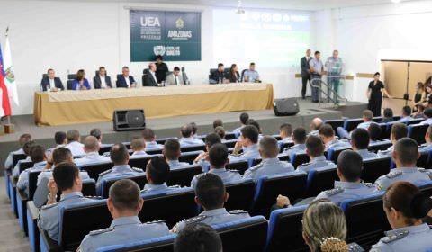 Capitães da PMAM participam de Aula Magna do Curso de Aperfeiçoamento de Oficiais