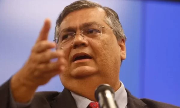 “Democracia venceu”, diz Dino sobre operação da PF contra terroristas