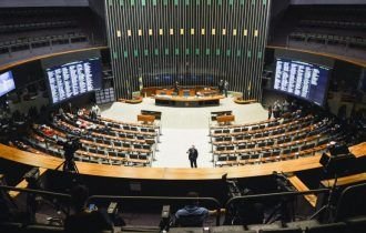 Câmeras de segurança mostram ataque brutal à Câmara dos Deputados