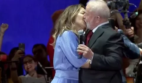 Lula vai a Festival do Futuro, beija Janja e agradece apoiadores