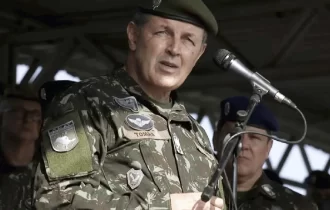 ‘Ninguém está acima da lei’, diz comandante do Exército sobre militares