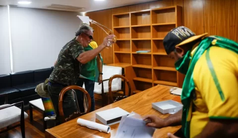 PF cumpre mandados em 5 estados e DF contra participantes de atos golpistas