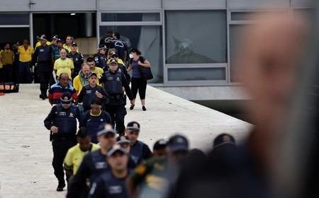 PGR denuncia 39 terroristas por invasão ao Senado e pede bloqueio de R$ 40 milhões