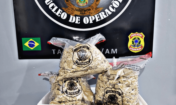 Polícia Federal prende 04 homens e apreede mais de 21kg de pasta base de cocaína escondida dentro de um motor-bomba no interior do Amazonas