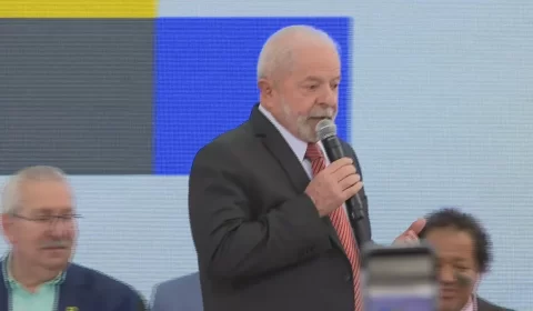 Rico vai pagar mais e vamos lutar por isenção de até R$ 5 mil, diz Lula sobre IR