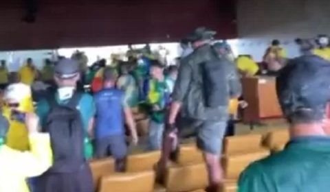 Segurança do STF e tropa de choque retomam o prédio e prendem suspeitos