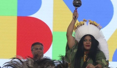 Sônia Guajajara diz que povos indígenas vivem crise humanitária