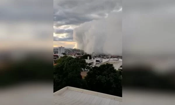 Urgente : fenômeno raro de “nuvem rolo” surpreende cidade; Veja vídeo