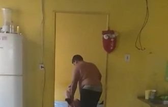 URGENTE: homem agride idosa no bairro Petrópolis