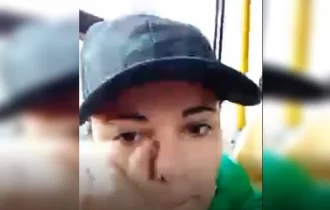 Vídeo. Bolsonarista chora a caminho da PF: “Não é mimimi. Exército nos entregou”