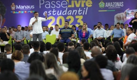 Wilson Lima homenageia alunos da rede estadual de ensino aprovados na UEA