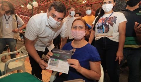 Wilson Lima inicia entrega de mais de 2 mil cartões do Auxílio Estadual Permanente.