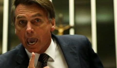Bolsonaro finalmente reage à entrevista de Carla Zambelli