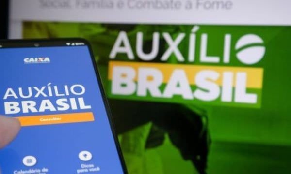 Carnaval interrompe pagamento do Auxílio Brasil e do INSS; veja funcionamento dos bancos