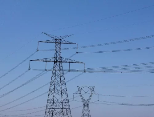 Aneel leiloa cinco lotes de linhas de transmissão de energia