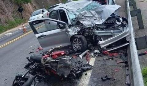 Acidente entre ônibus e van mata quatro pessoas na BR-020