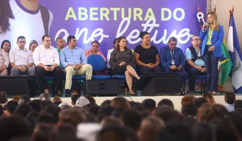 Governador Wilson Lima anuncia expansão do ensino bilíngue para 2024
