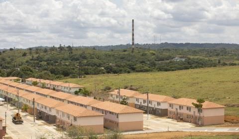 Ministro das Cidades entrega 400 no Amazonas