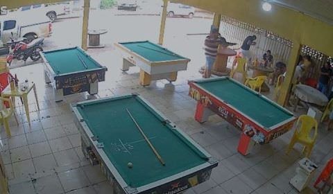 Homem mata a tiros sete pessoas em bar de MT após perder em jogo